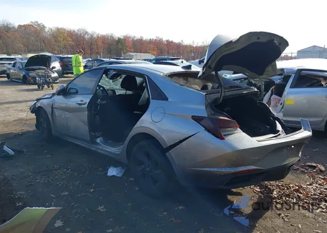 2021 Hyundai Elantra Sel z USA, uszkodzony, nr VIN 5NPLM4AG6MH010688